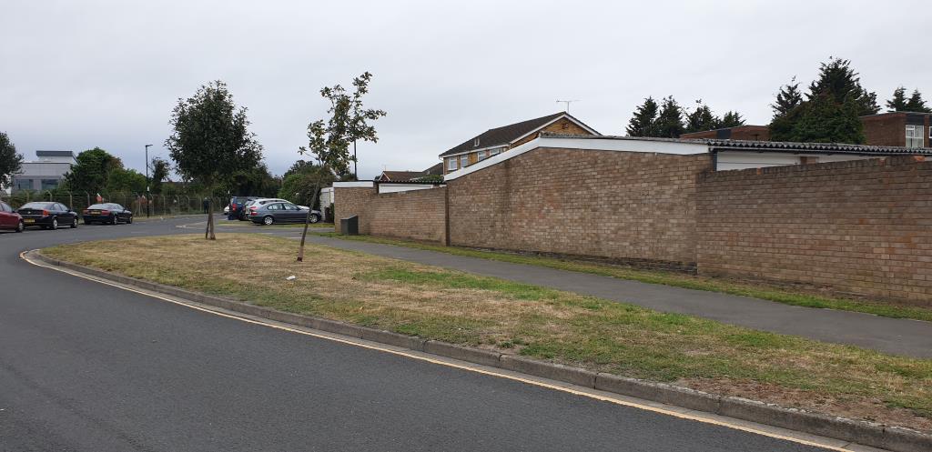 Lot: 3 - LAND WITH POTENTIAL - Verge and pathway